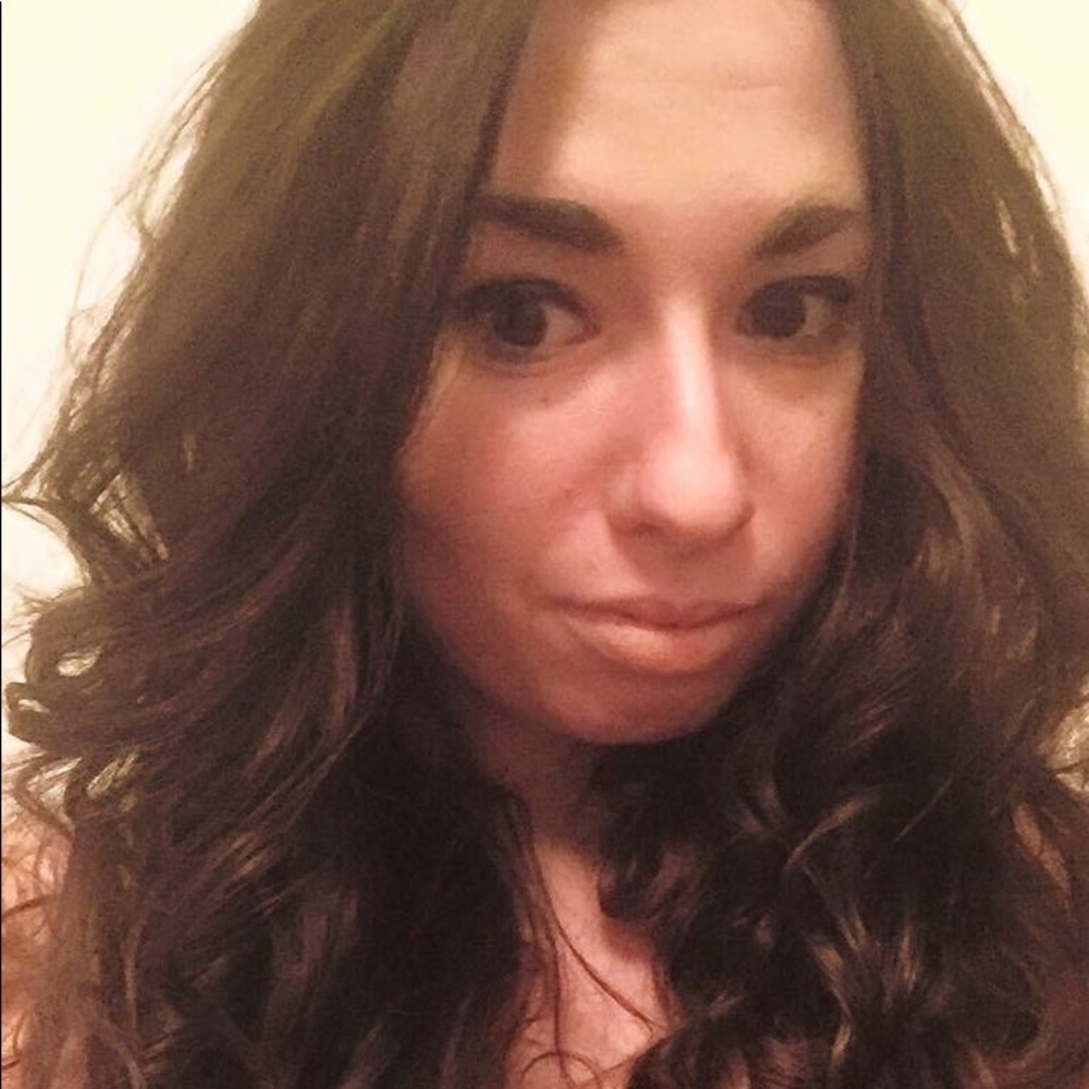 Meet your Posher, Alexandra